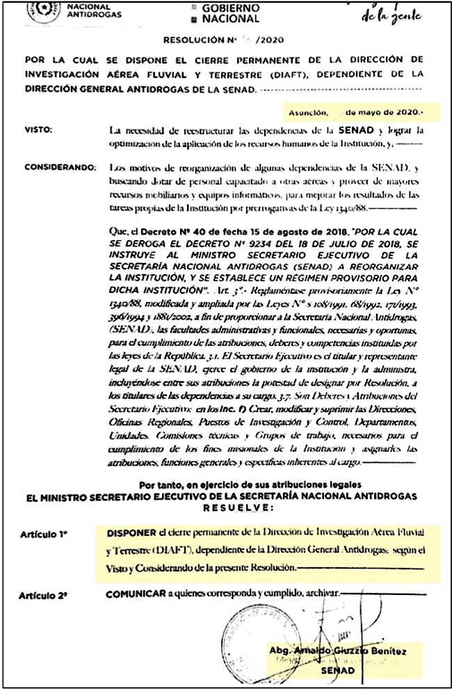 Este es el decreto por el cual Arnaldo Giuzzio tomó la determinación
de eliminar las bases de control en los puertos privados.