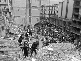 Imagen de archivo del atentado contra la comunidad judía. (Foto: Ali BURAFI / AFP)