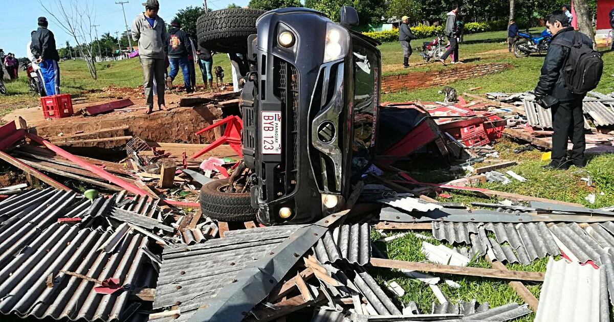La Nación / Accidente con daños materiales en San Pedro