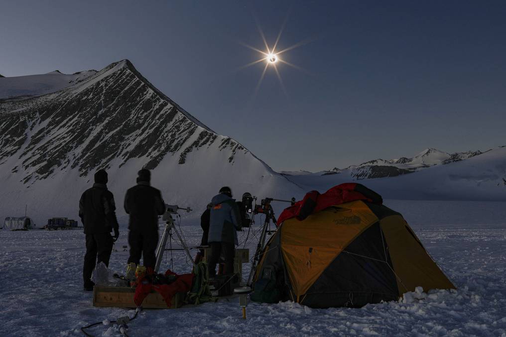 La Nación / Eclipse solar en la Antártida, con -15 grados, costó US$ 40.000