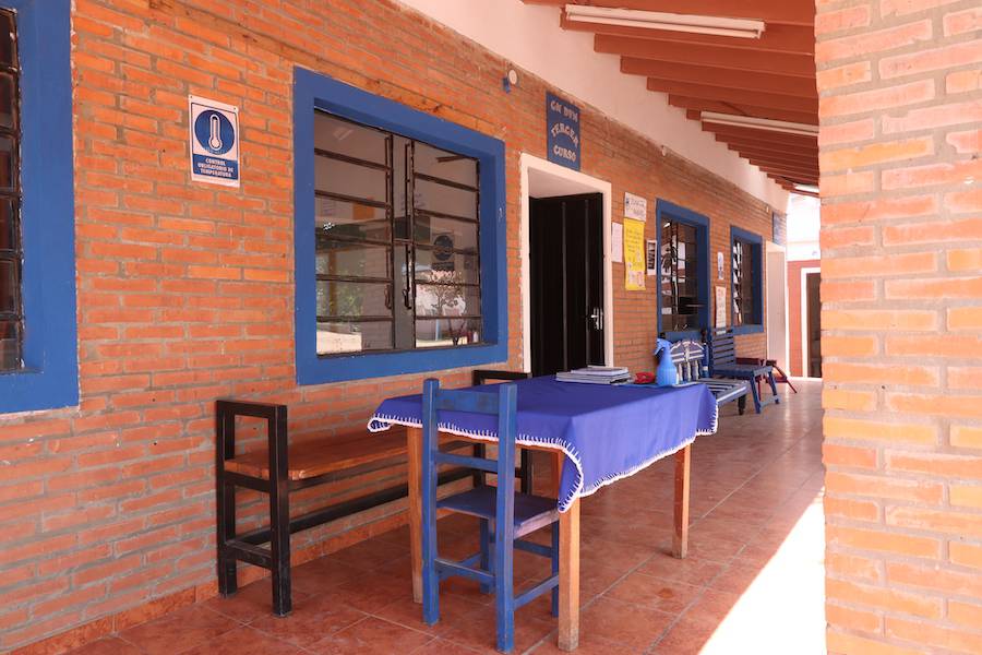 Esta es la oficina del director del colegio Fernando de la Mora de Limpio, que solamente tiene dos aulas propias.
