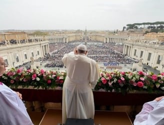 El papa pide no ceder a “la lógica de las armas” en su mensaje de Pascua.