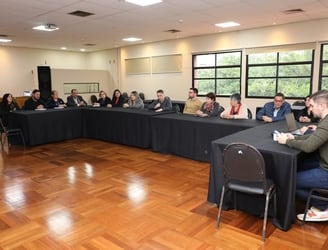 Mesa de diálogo sobre la formalización  de emprendedores de subsistencia.