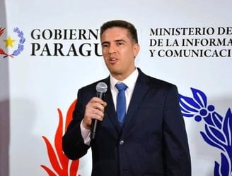 Gustavo Villate, ministro del Mitic.