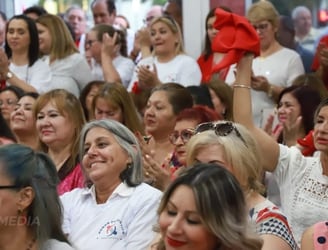 Las mujeres paraguayas celebran su día. Foto: Jorge Jara.
