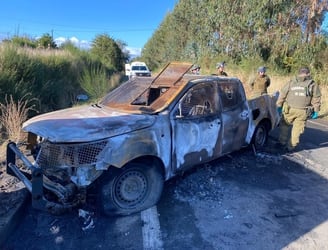 Camioneta de Carabineros de Chile atacada.