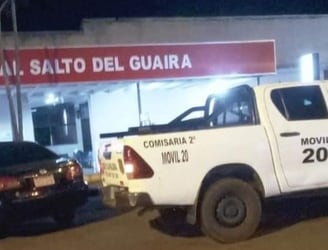 El menor fue trasladado hasta el Hospital de Salto del Guairá en una patrullera. Foto: Gentileza