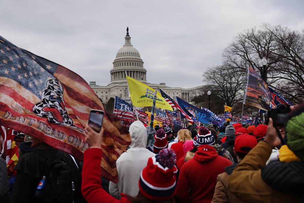 El ingreso en tropel de los partidarios de Donald Trump a la sede del Congreso de Estados Unidos ocurrió luego de un mitin extraordinario del mandatario republicano en las afueras de la Casa Blanca. (foto: AFP