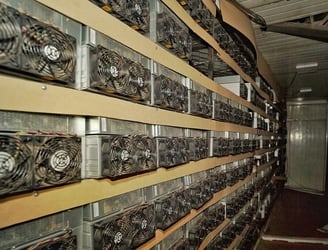 Las máquinas mineradoras de criptomonedas requieren un gran consumo de energía. Foto: ANDE.