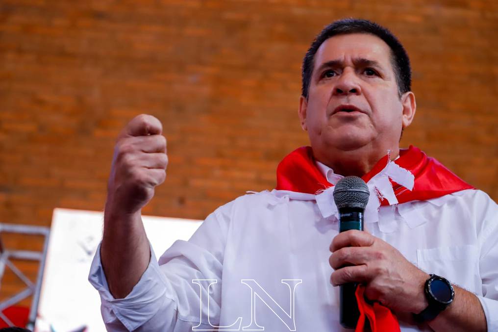 La Nación / “Tenemos candidatos de lujo para nuestro país”, asegura Horacio Cartes en Encarnación