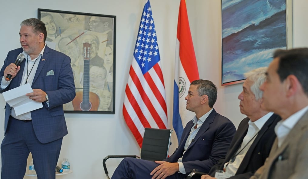 Empresarios destacan los negocios bilaterales en reunión con Peña.