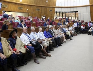 Parlamentarios reconocen a jinetes uruguayos que siguieron la huella del Gral. Artigas.