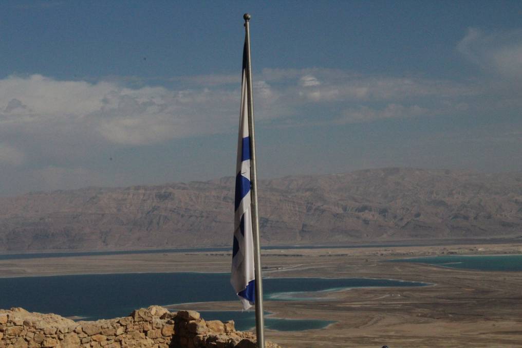 El mar Muerto y Jordania al fondo, visto desde lo alto de la Fortaleza de Masada, en el desierto de Judea. Foto: Juan Carlos dos Santos.
