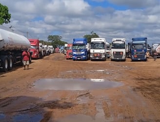 Hasta el momento ascenderían a cinco los camioneros bolivianos fallecidos. Foto: El Nacional.