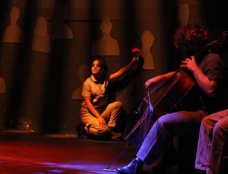 Escena de la obra teatral “Fugaz”. Foto: Gentileza / Pluma Verde Teatro