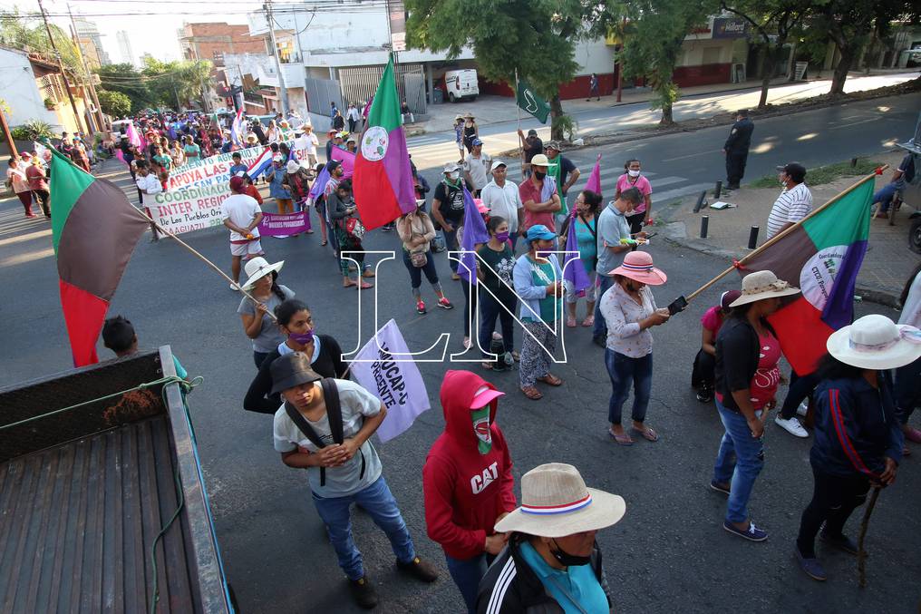 Nueva movilización campesina en el centro de Asunción. Foto: Pánfilo Leguizamón