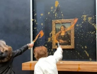 Ecologistas rocían de sopa el cristal que protege la “Mona Lisa” en el Louvre