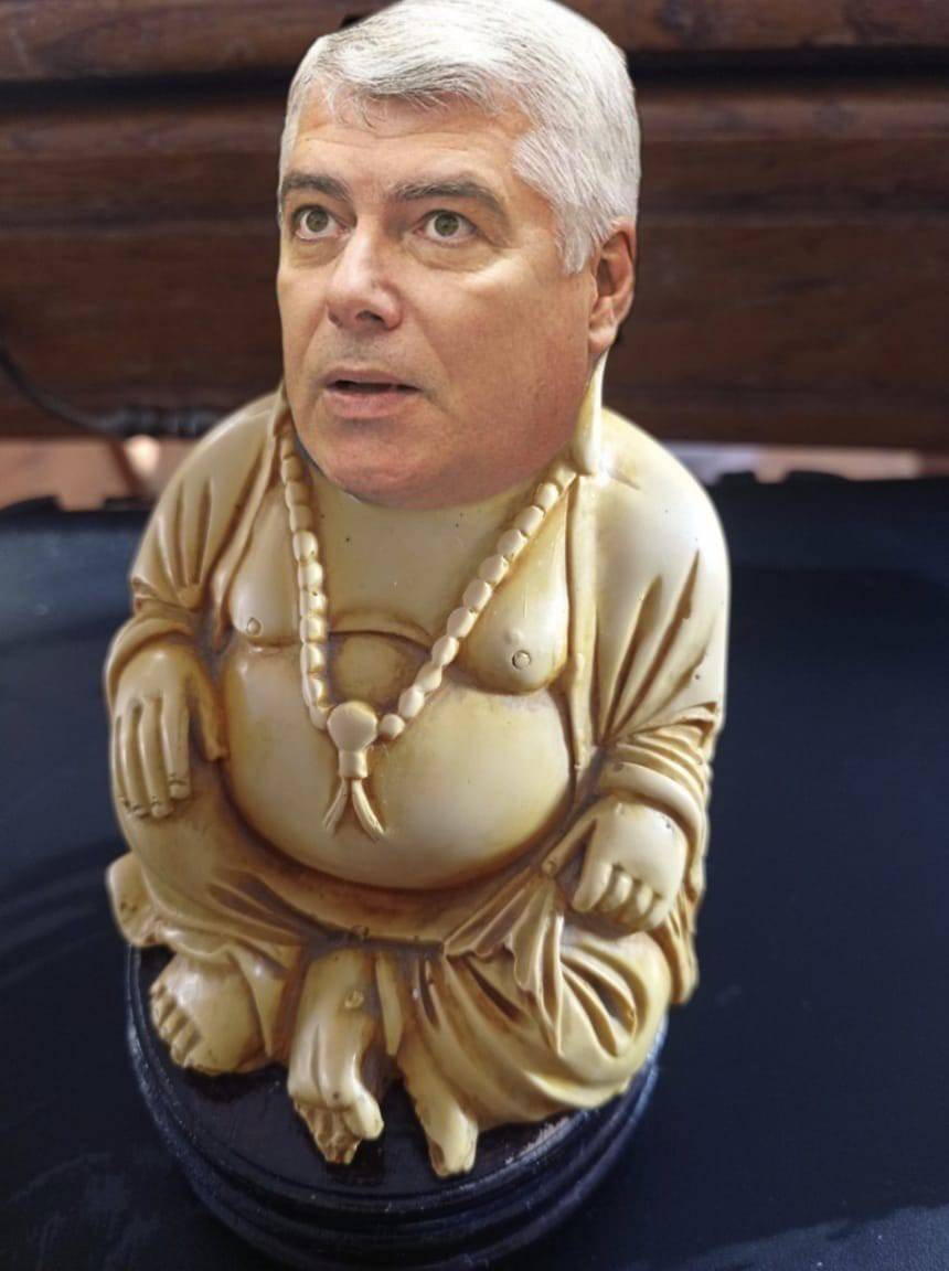 Meme del candidato del oficialismo como el nuevo Buda. Foto: Gentileza. 