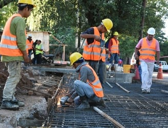 El mejoramiento de calles y la construcción de desagües pluviales se proyectan para este 2024. Foto: Municipalidad de Asunción.