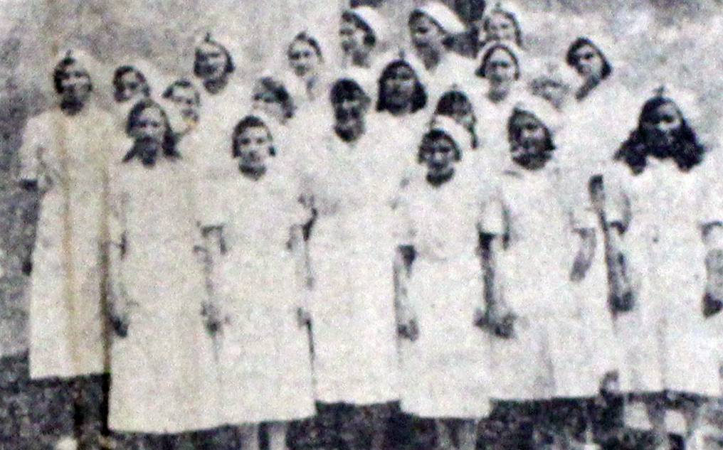 Un grupo de mujeres enfermeras de la Cruz Roja de San Bernardino. Foto: Juan Carlos Dos Santos