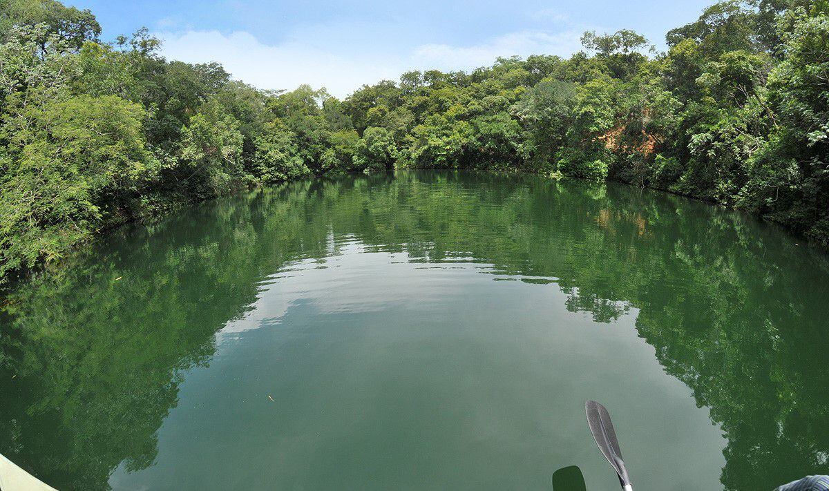 La Nación / Destino LN: Bella Vista Norte, sitio que resguarda la caverna  acuática y el ojo de mar