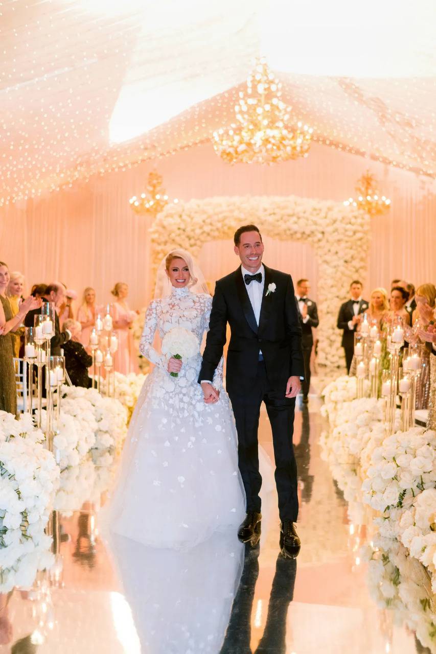 La Nación / La boda del año: Paris Hilton hoy le dijo adiós a la soltería