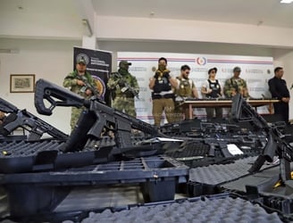 Potentes armas decomisadas en el operativo Dakovo, pasarán ahora a manos de la Policía.