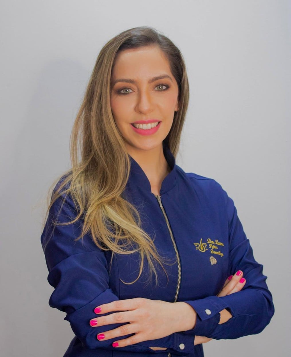 La doctora Lorena Pefaur, especialista en Dermatología clínica, quirúrgica y estética.