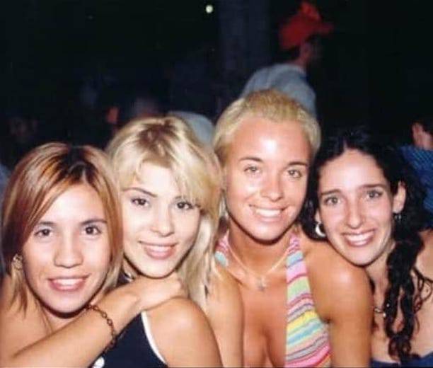 Karina Cardozo y Julieta Nardi, de fiesta con otras amigas.