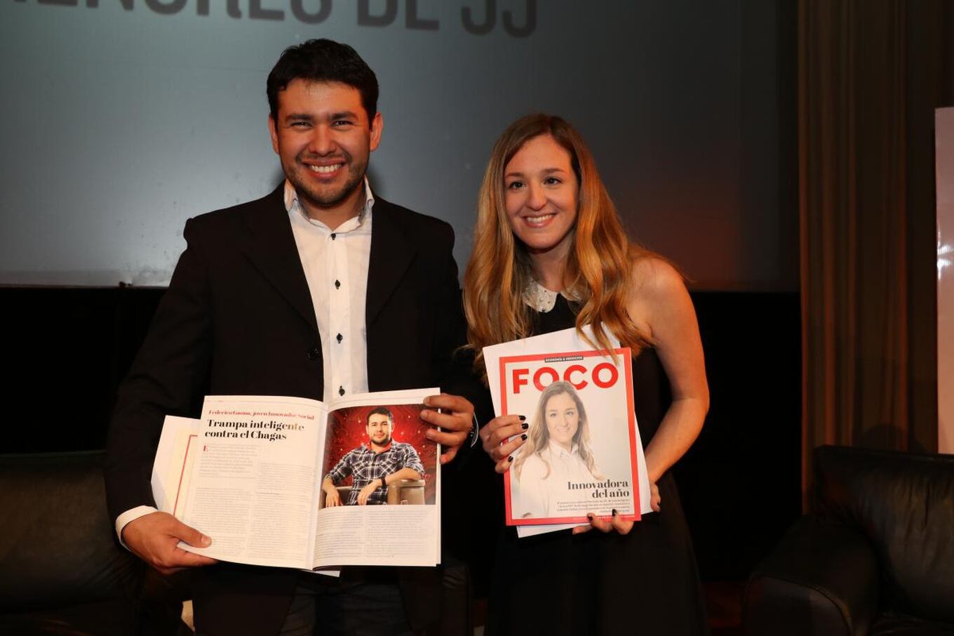 Tras finalizar la ceremonia de premiación, los galardonados recibieron la edición impresa de la revista Foco.