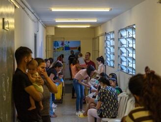 La inmunización contra el virus sincitial arrancó en el Hospital de Barrio Obrero. Foto: Gentileza.