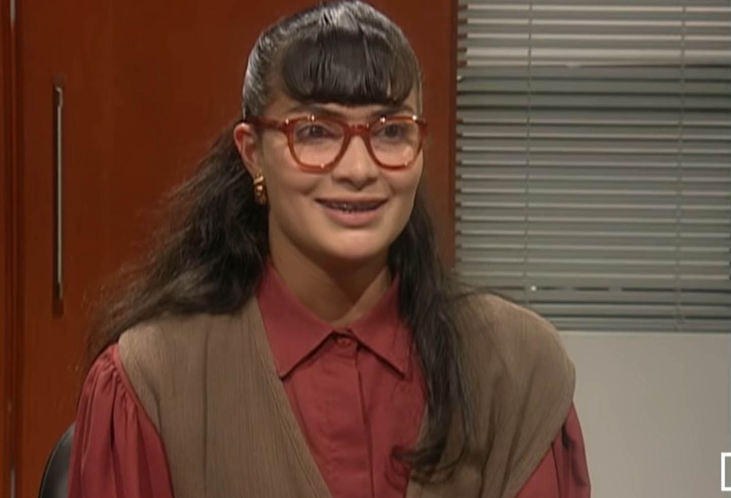 La Nación / Viral: joven se recibió de licenciada presentando tesis sobre  “Yo soy Betty, la fea”