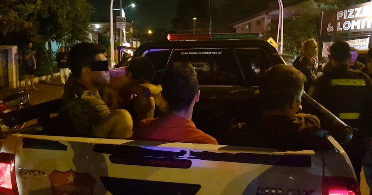La Nacion Policia Aprehende A 5 Jovenes