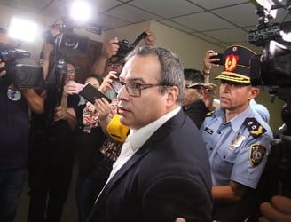 Carlos Granada, acusado de acoso sexual y coacción sexual.