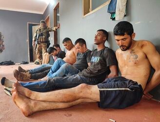 Sicarios detenidos en Canindeyú, supuestamente liderados por Selva Portillo.  Foto: Senad
