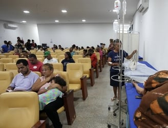 Una sala para pacientes con dengue en una clínica de Brasilia, Brasil, el 23 de enero de 2024.
AP/Eraldo Peres / AP