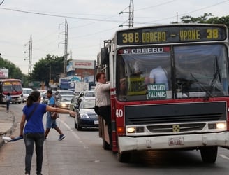 Transporte público con problemas que afectan a Asunción y área Metropolitana.  Foto: Pánfilo Leguizamón