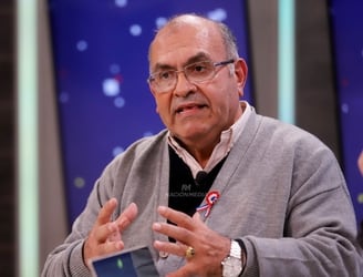 Comisario (SR) Roberto González Cuquejo.