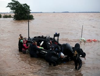 Las torrenciales lluvias que cayeron desde fines de abril provocaron crecidas de ríos. Foto: AFP