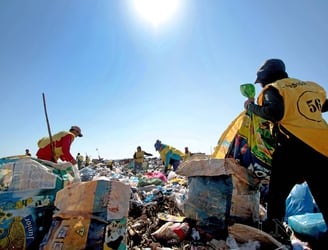 La basura es un gran negocio, explican que la falta de información y de planes para optimizar los reciclados, impiden el aumento de uso racional de los residuos.