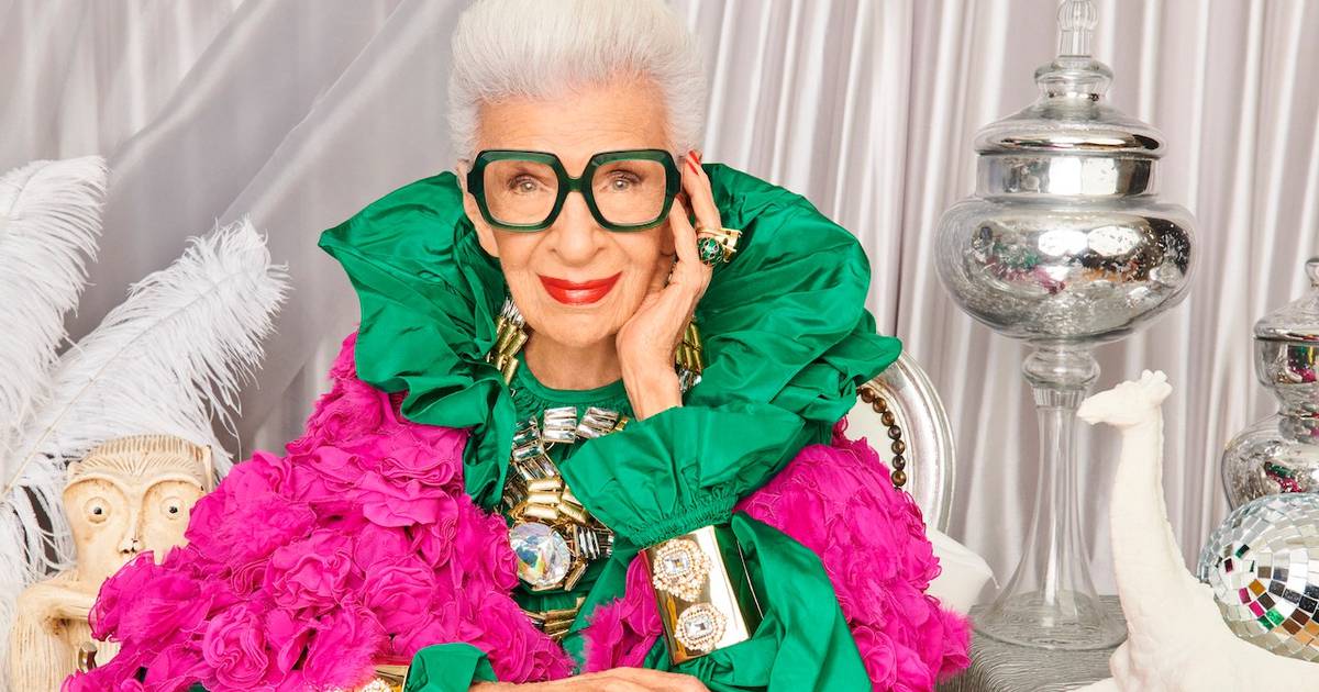 La Nación / Iris Apfel: ícono de moda e influencer celebra sus 100 años