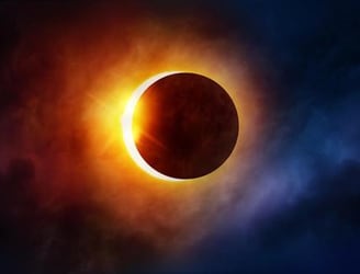 El eclipse solar se torna un atractivo para los turistas y locales.