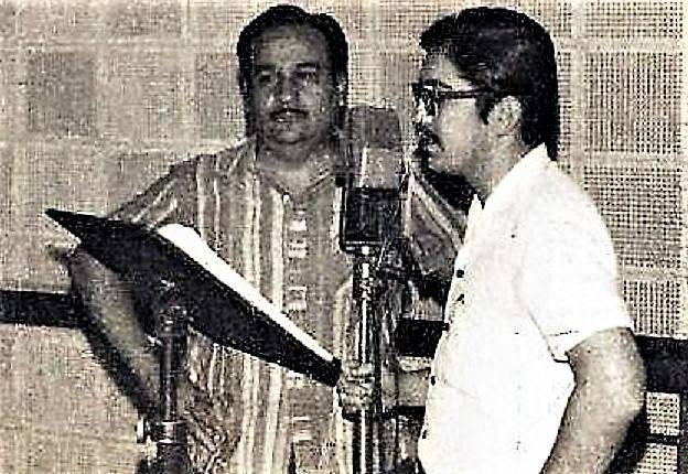 Año 1970, en los estudios de radio Nacional, Ursino Villagra, a la derecha, con Ricardo Sanabria, quien estaba en la emisora del Estado desde el año 1952.