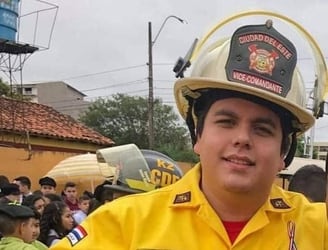 El bombero voluntario, Fabio Bravo, fue acusado por acoso sexual y coacción a dos subalternas. FOTO: GENTILEZA