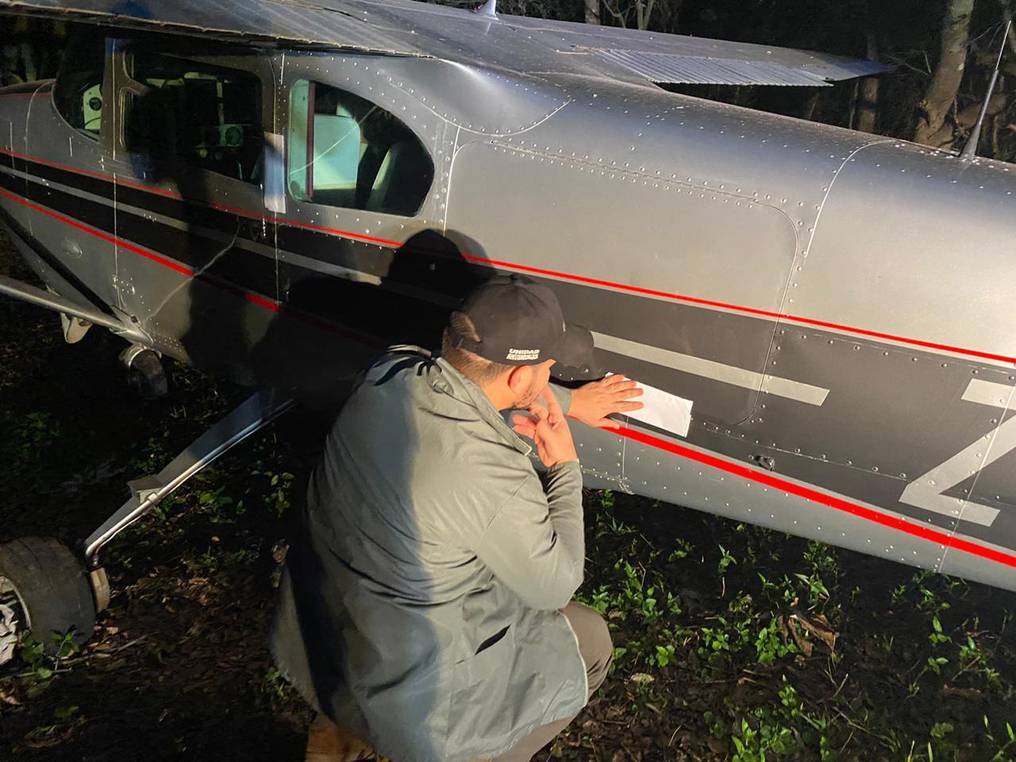  El hecho fue comunicado al agente fiscal Enrique Díaz quien ordenó que la aeronave quede bajo custodia. Foto: Gentileza.