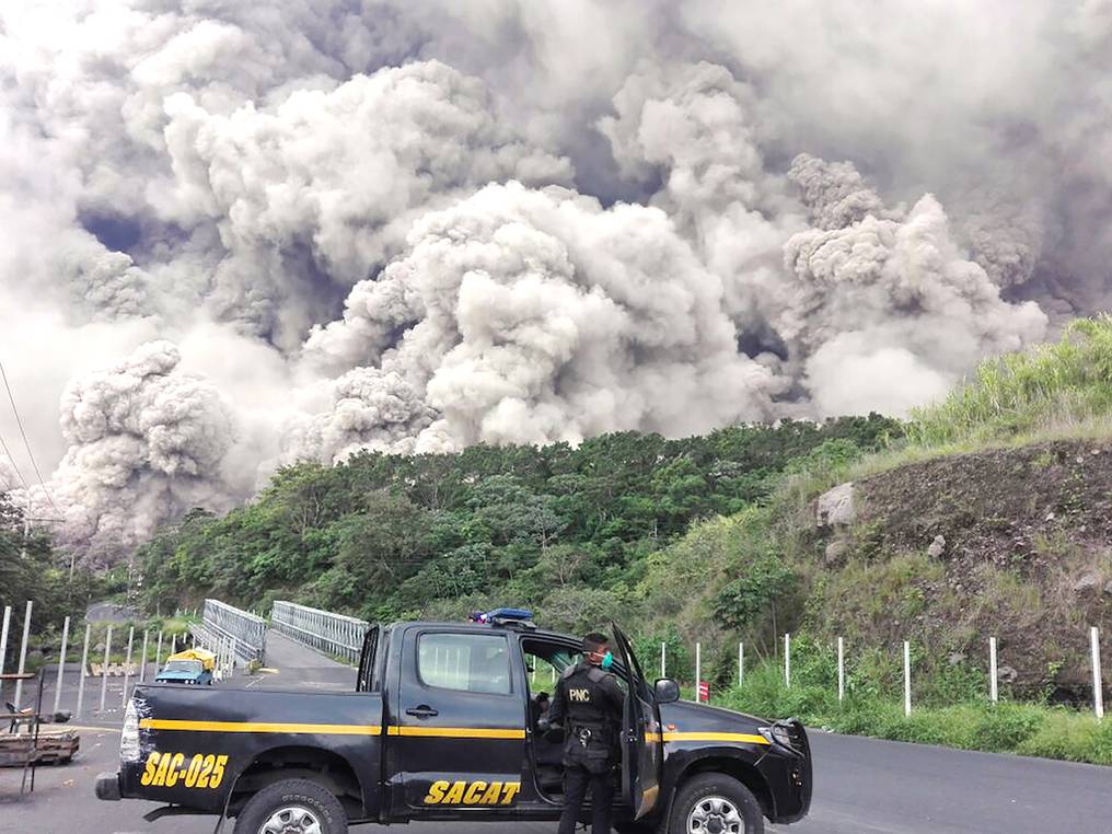 La Nación / Volcán de Fuego entró en erupción en Guatemala