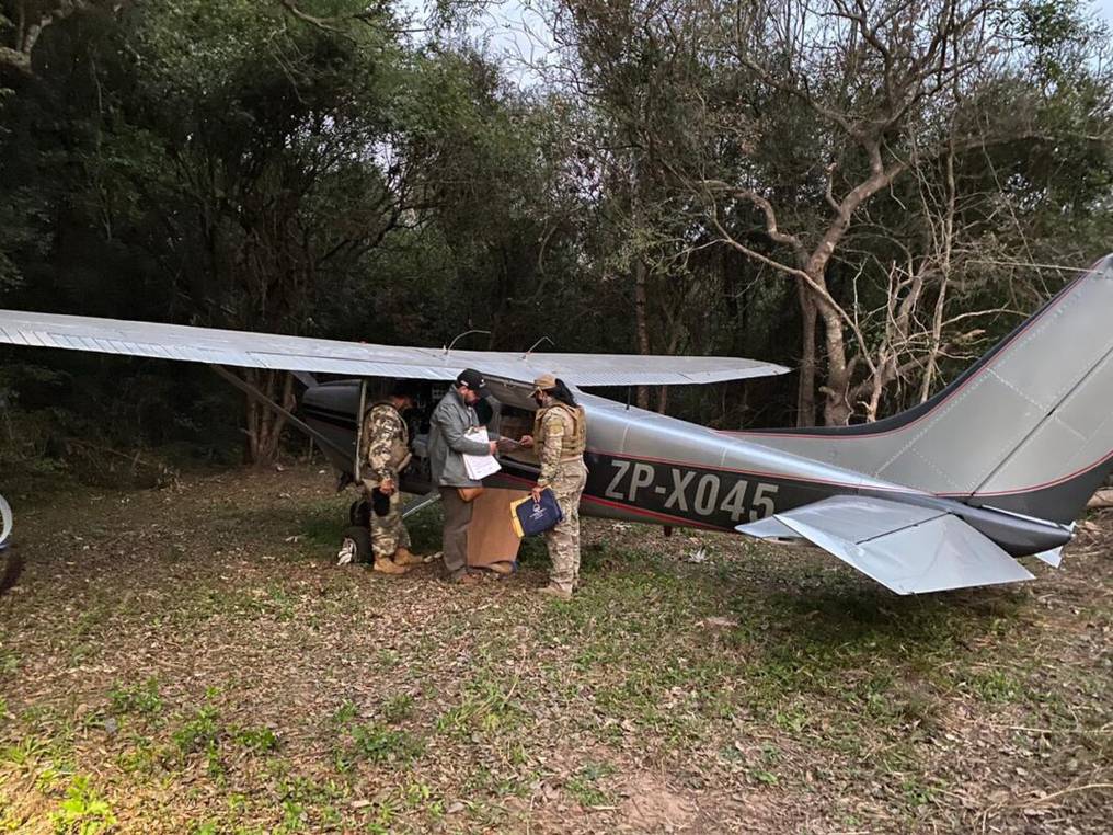 En el establecimiento rural conocido como Che Irû Kue estaba oculta una aeronave que podría estar siendo acondicionada para su uso en el narcotráfico. Foto: Gentileza.