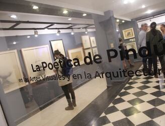 La muestra “La poética de Pindú en las artes visuales y en la arquitectura”, sigue habilitada en la Manzana de la Rivera. Foto: @CulturaAsu
