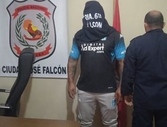 Hincha de Racing detenido en Puerto Falcón.