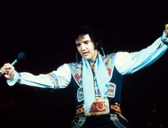 El fallecido cantante, Elvis Presley, volverá a los escenarios como holograma.
